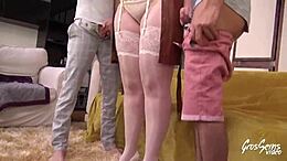 Adult mom Alice likes double penetration