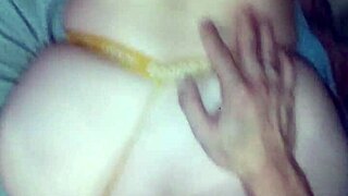 Government netbook and cell phone babe: A hot amateur video