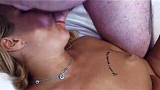 Hardcore Vicky milfed mommy enjoys a threesome without protection