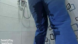 i was so desperate to pee, i ended up wetting my jeans completely