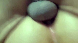 看看这个激烈的跨种族混合，与火辣拉丁熟女的全肛交行动