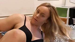 muscular milf rides dildo hard on live webcam show