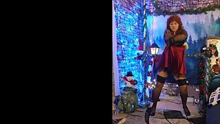 This hotwife video features amateur mommy Steffi getting slutty with a friend