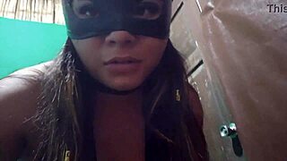 Hijastra pecadora seduce a su padrastro con porno casero y una lenceria muy sexy de cuero estoy muy caliente y con inmensas ganas de ser follada por un gran pene 🔥