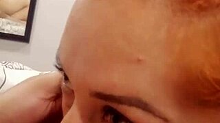 hermosa vecina de ojos claros