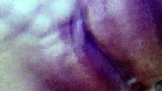 Latina milf masturbates pussy to orgasm with handjob close up