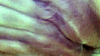 Latina milf masturbates pussy to orgasm with handjob close up