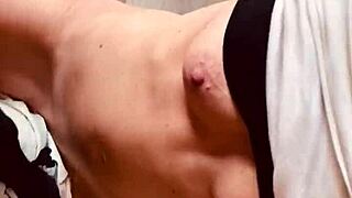 Mature babe enjoys blowjob and dildo in pussy