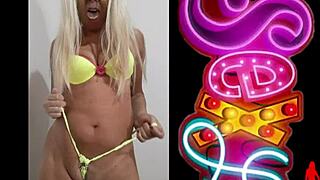 i am a sexy mature model