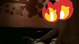 A mature mom likes doggy style sex