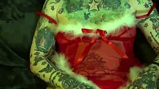 Solo parental LGBT with pierced clit, orgasm xmas