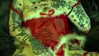 Solo parental LGBT with pierced clit, orgasm xmas