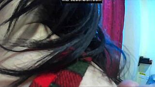 Zamira culona con su primer disfraz y la potra aleja con la camiseta de ecuador viendo el partido