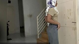 Indian muslim babe gets her massage on