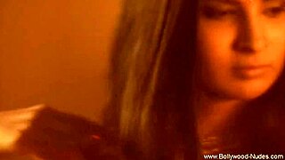 Solo Indian Babe Expresses Sensuality Through Erotic Dancing And Sensual Touches