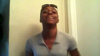 i explore bliss walker in a mature amateur hood setting