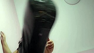 I’m obsessed with BDSM foot fetish and facesitting fun