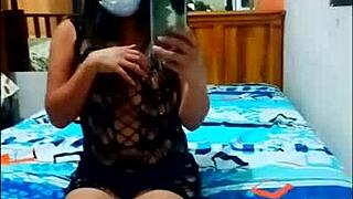 Feliz 25 De Diciembre Maldito Mujeriego Asi Recibo Este Hermoso Dia Estoy Esperando Que Lleguen Los Machos A Mi Casa Para Que Me Dejen Mi Vagina Bien Humeda Y Follada Quiero Que Me Llenen De Semen Caliente