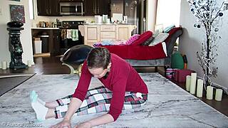 Lusty MILF teaches yoga with fetish twist is brunette