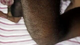 Amateur milf with a thot body shows of her ass in Texas