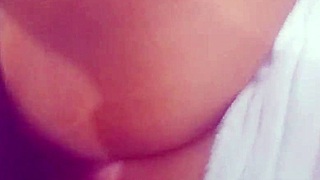 apoyame la segunda parte madre de mi amiga buena vagina apretada