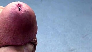 Slobberpuss has a hot day with mature companions