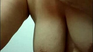 Mature milf with natural tits gets amateur sex with neighbor