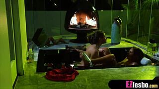 Relaxing Bath Ends In Hot Pussy Licking With Roommate