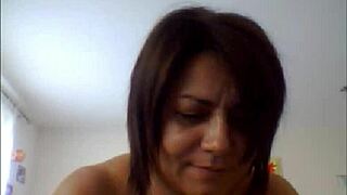 Italy’s MILF engages in erotic Skype session