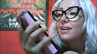 In the mean time, seasoned penis aficionado Chantal gets sent private pictures and flirty remarks while doling out advice