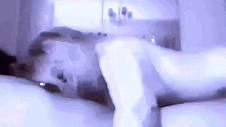 Madura culona infiel sale a buscar pija mientras el marido trabaja