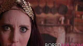 邪恶女王在狂野自由使用中支配白雪公主