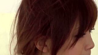 继父在图书馆与闺蜜分享亲密时刻