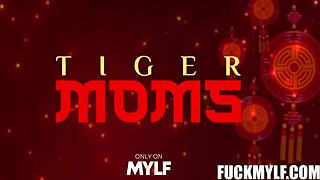 I finger mommy's big ass