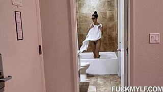 Dava Foxx's Intense Pussy Ride After Practice