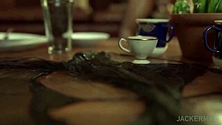 madre convence a su hijo de follar con su gran polla