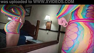 Beautiful brunette gets a facial in a 1 on 1 blowjob scene