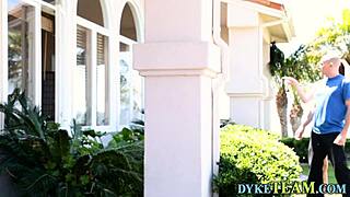 Milf and lesbian teen hit intense climax while scissoring