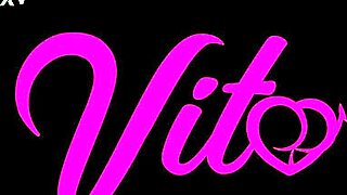 Victoria Dias在Victoria的变态第6卷中，接受Lykos Lobo的大鸡巴进行激烈肛交和呕吐。