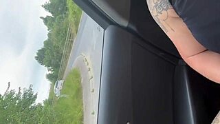 Public pleasure of the mature woman in the car