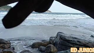 fodi uma gostosa na praia de nudismo