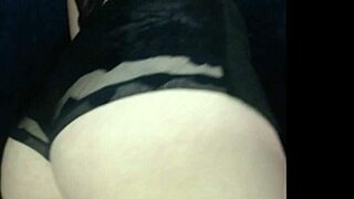 Big ass shaking on chaturbate
