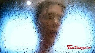 A wife’s twat leads to a happy threesome