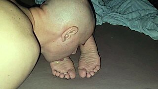 Stepmother’s feet fetish: stepson satisfies her every desire