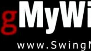 该死！老公看着他性感老婆和别人换伴