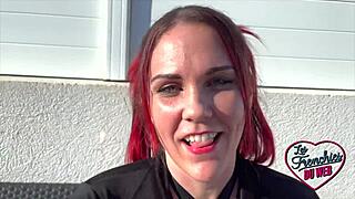 Ava et Miss Alice se font plaisir avec leurs gros culs