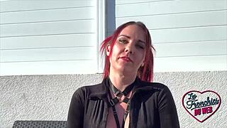 Ava et Miss Alice se font plaisir avec leurs gros culs