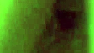 金发熟女佩奇·阿什利穿渔网袜接两个鸡巴！疯狂！