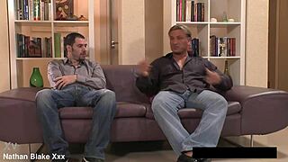 饥渴匈牙利肛门女王Aliz用两根鸡巴扩张屁眼