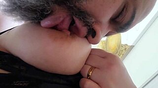 Comendo o cuzinho delicioso da gordinha ruiva